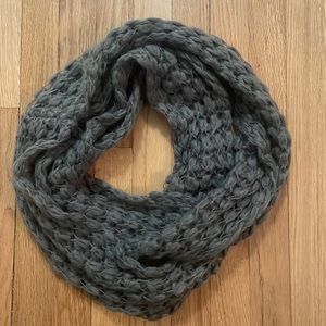 LIKE NEW Gray Infinity Winter Scarf